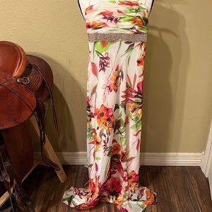 🌺 LN Cache brand women’s strapless fully lined dress